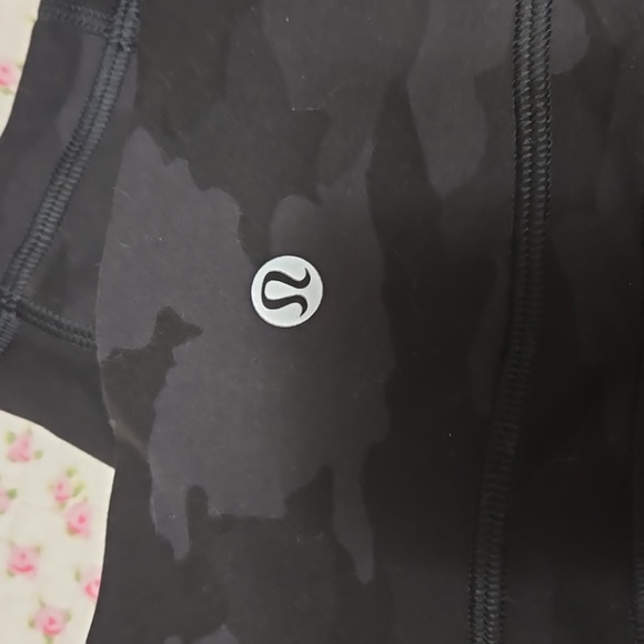 Lululemon camo leggings - Picture 7 of 16